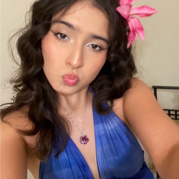 Dress - Picture 6 of 6